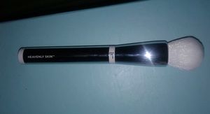 BRAND NEW IT COSMETIC HEAVENLY SKIN BRUSH